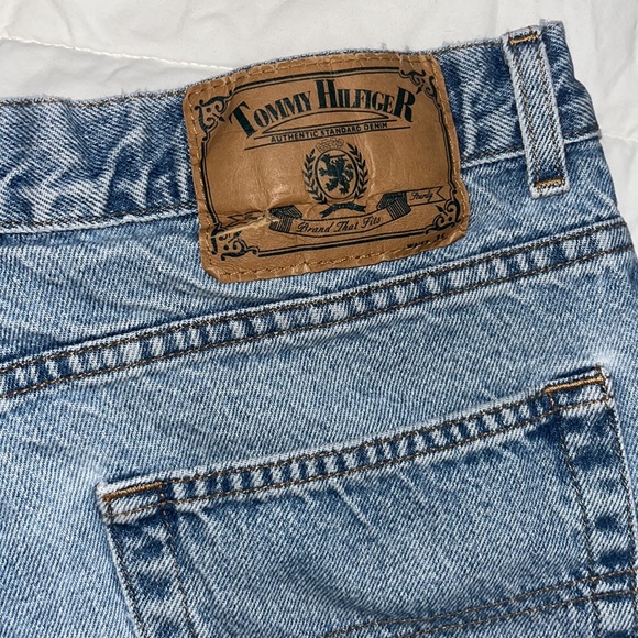 Vintage 80’s Tommy Hilfiger Denim shorts size 35waist - Picture 7 of 8